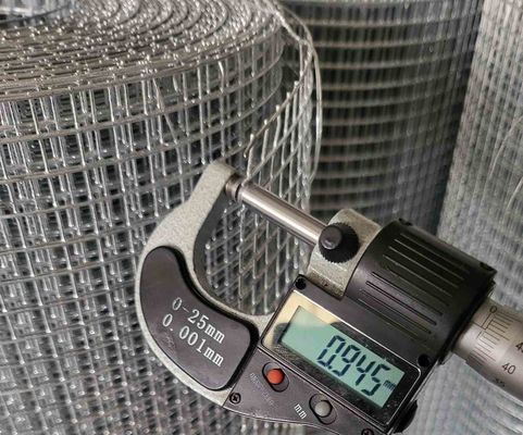 2.5-25cm Furo 1 2 Galvanizado malha de arame soldado com 1mm-10mm Diâmetro 0,4-2m Largura