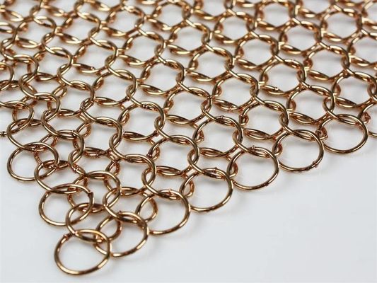 Cortina do metal – vário opções do estilo, elegante e funcional para balcões e cortinas, tetos, divisor do espaço