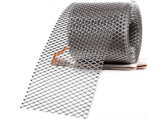 Os protetores expandidos da calha do metal são amáveis do dispositivo de proteção da calha, interceptam as folhas caídas e para impedir a calha da obstrução