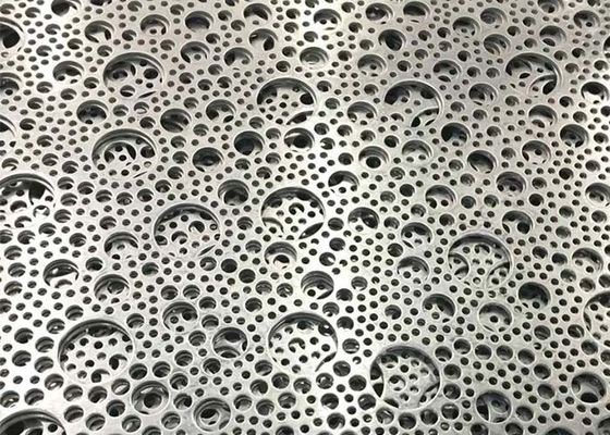Laser que corta os painéis perfurados do metal com testes padrões contemporâneos do abd criativo