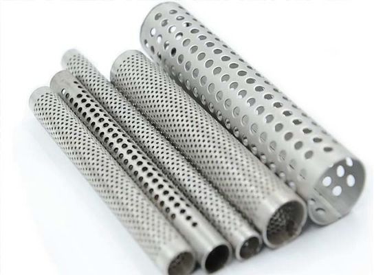 Tubo perfurado do metal pela soldadura de emenda reta ou pelo método de solda espiral