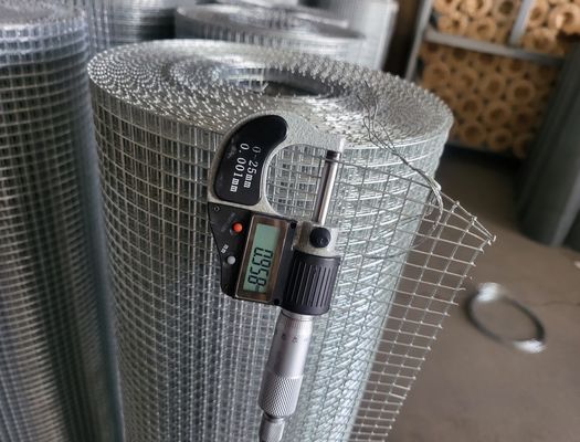2.5-25cm Furo 1 2 Galvanizado malha de arame soldado com 1mm-10mm Diâmetro 0,4-2m Largura