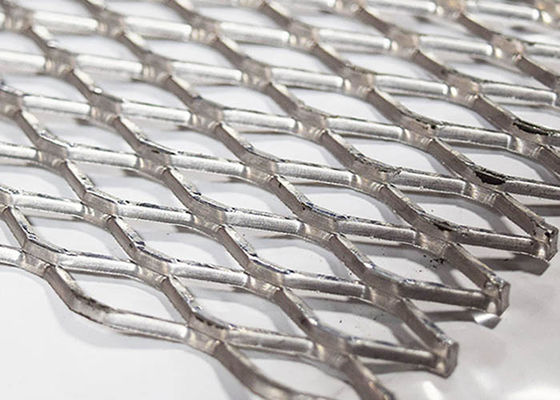 Folha de metal de expansão elevada com propriedades antiderrapante