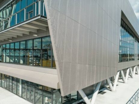 Malha de arame de aço perfurado galvanizado Material durável resistente à ferrugem Perfeito para telas de ventilação e construção