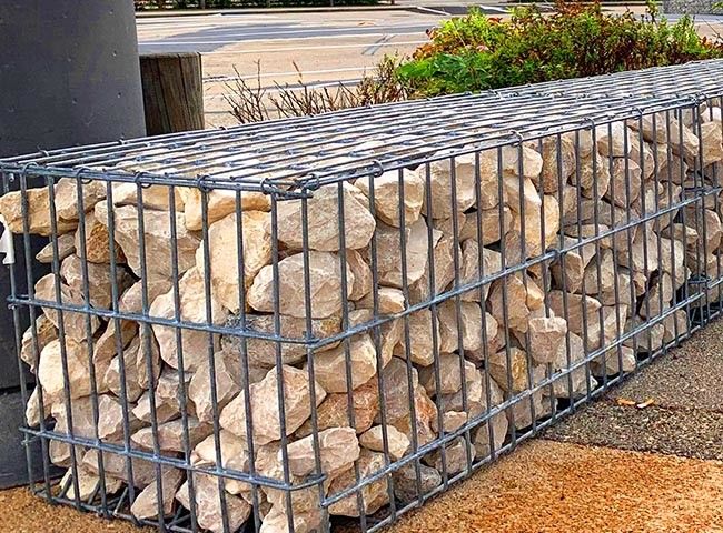Cesta soldada do gabion para a opinião da borda da estrada